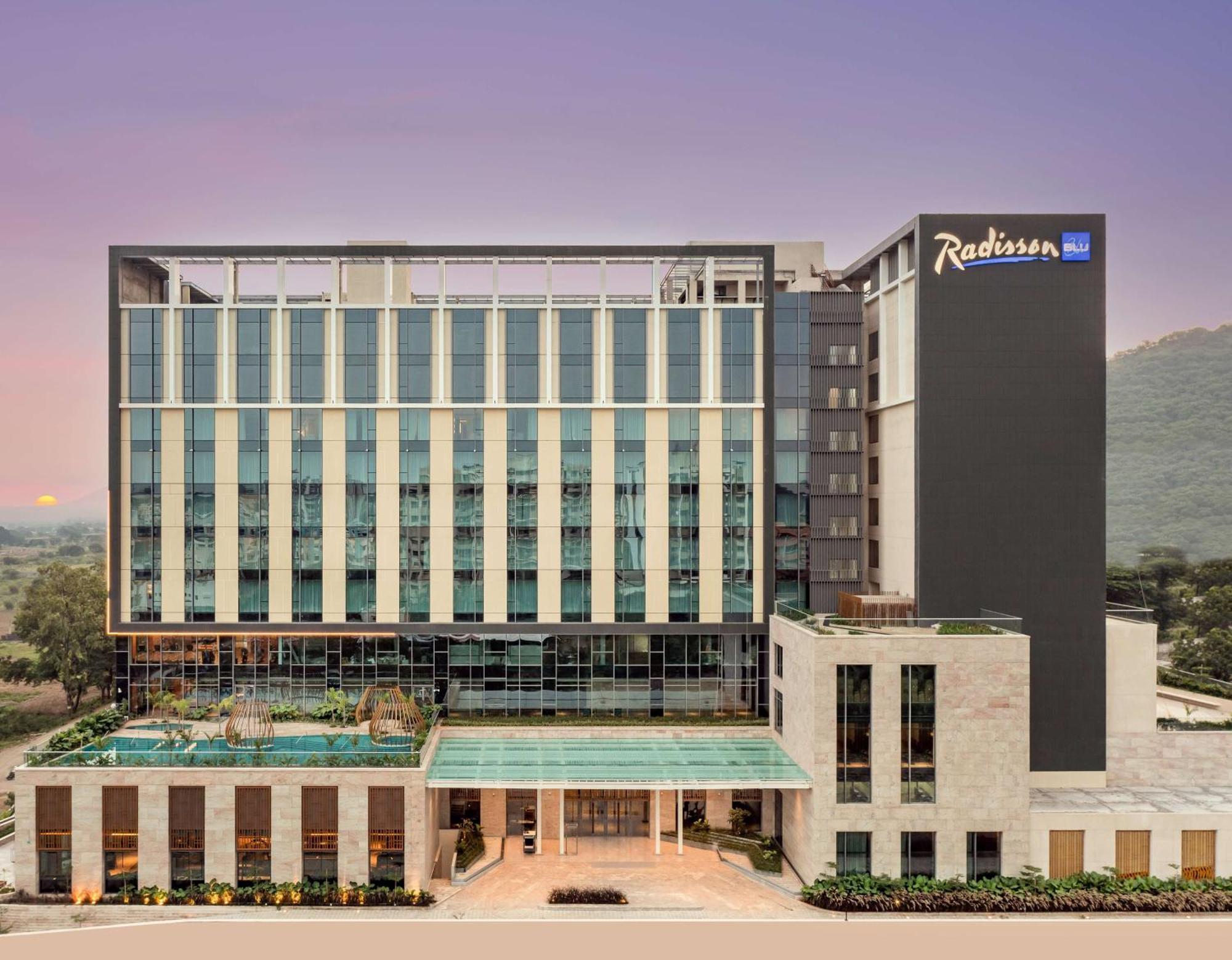 Radisson Blu Hotel & Spa, Nashik Extérieur photo