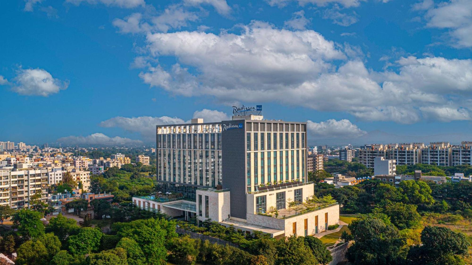 Radisson Blu Hotel & Spa, Nashik Extérieur photo